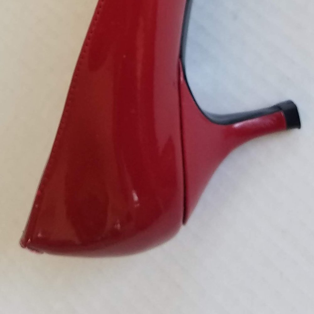 Patent Leather Guess Pumps - Red, Size 7 - Picture 4 of 13